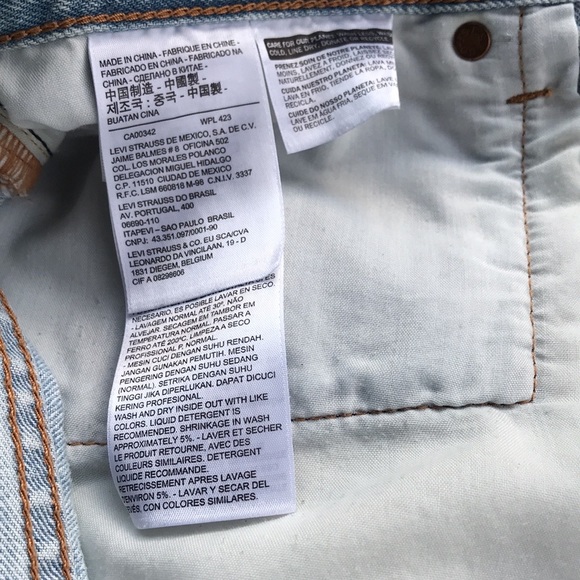 Levi’s Distressed Mini Denim Skirt Size 30 Levi Strauss Light Wash - Picture 9 of 11